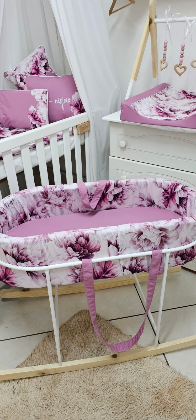 Mauve Peony Carry Cot