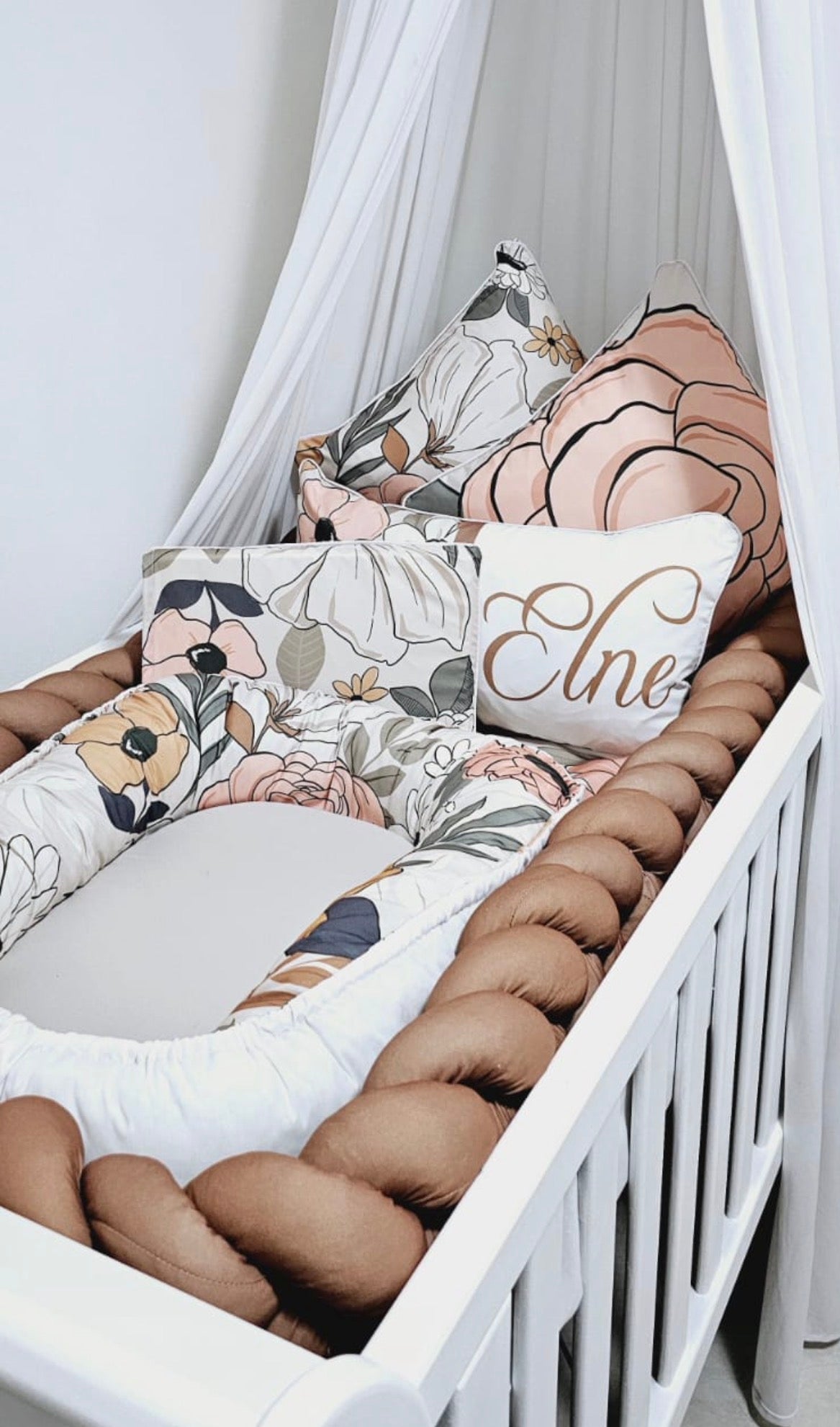 Vintage Poppy Baby Nest