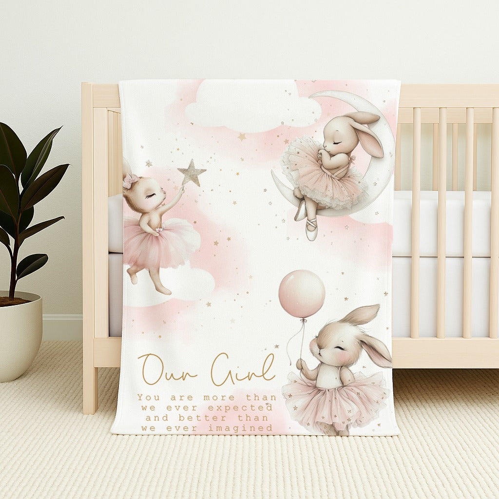 Bunny Ballerina fleece blanket featuring sweet ballet bunnies in soft pink tutus with stars, clouds and the “Dear Girl” quote in blush and neutral tones | Bunny Ballerina fleece-kombers met oulike balletkonyntjies in sagte pienk tutu’s, sterretjies, wolke en die “Dear Girl”-aanhaling in pienk en neutrale kleure.
