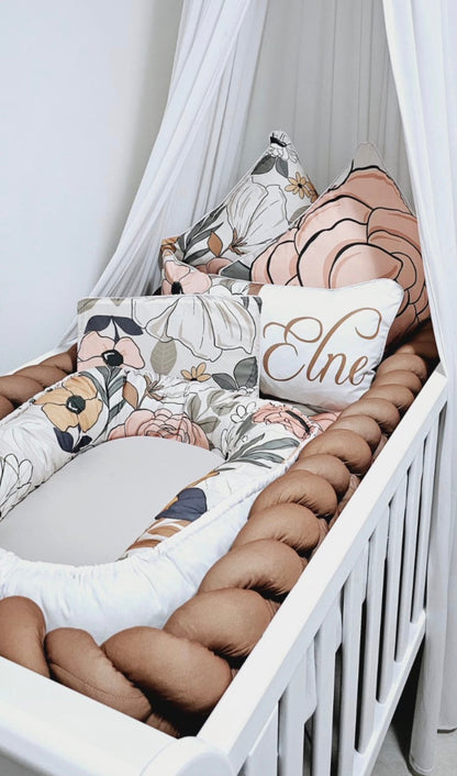 Vintage Poppy Baby Nest