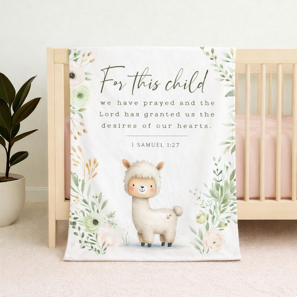 Llama Blossom fleece blanket featuring a sweet llama, soft blush and sage florals, and the scripture “For this child we have prayed” | Llama Blossom fleece-kombers met ’n oulike lama, sagte ligpienk en saliegroen blomme, en die skrifgedeelte “For this child we have prayed”.